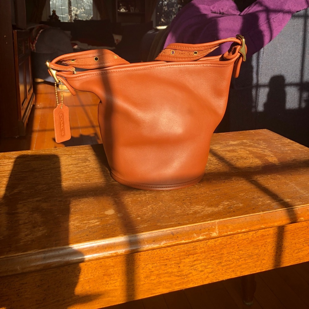 ✨1997 BRAND NEW COACH BUCKET BAG✨